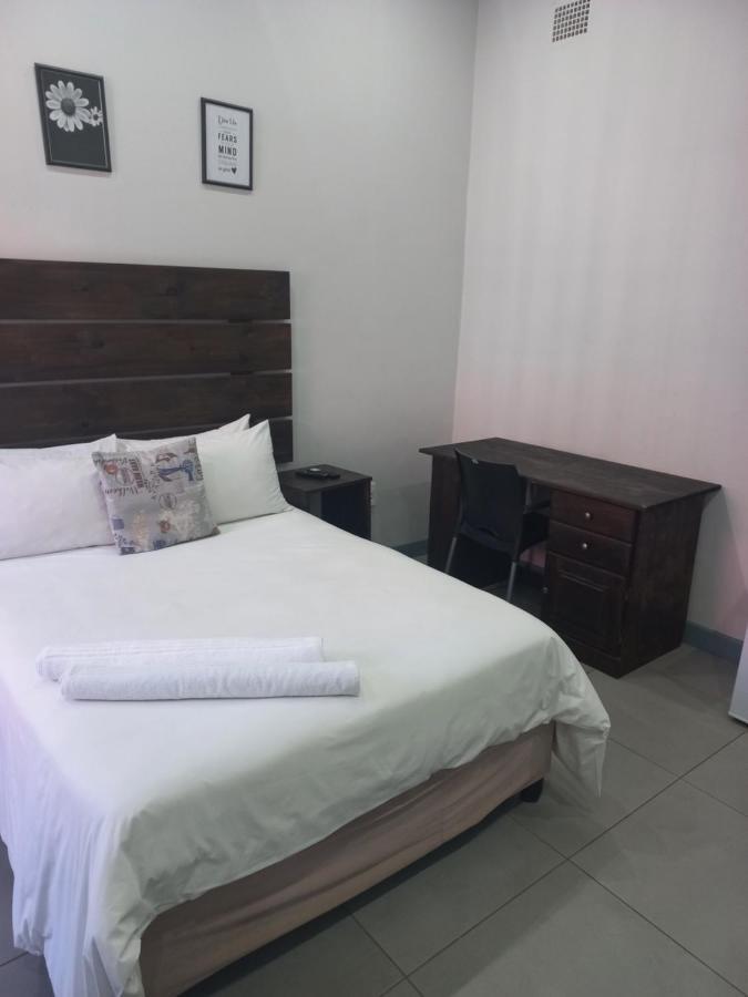 Triple9 Hatfield Guesthouse Pretoria-Noord Extérieur photo
