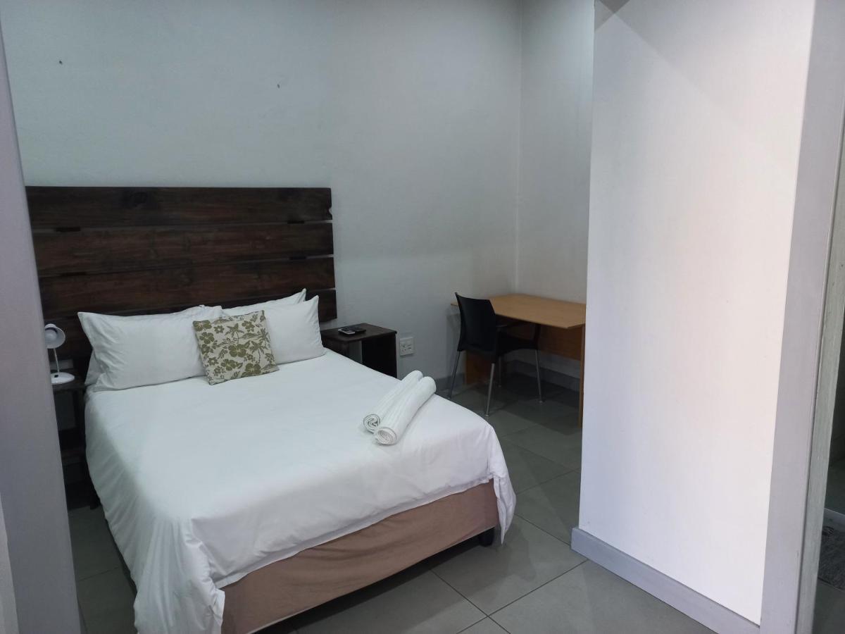 Triple9 Hatfield Guesthouse Pretoria-Noord Extérieur photo