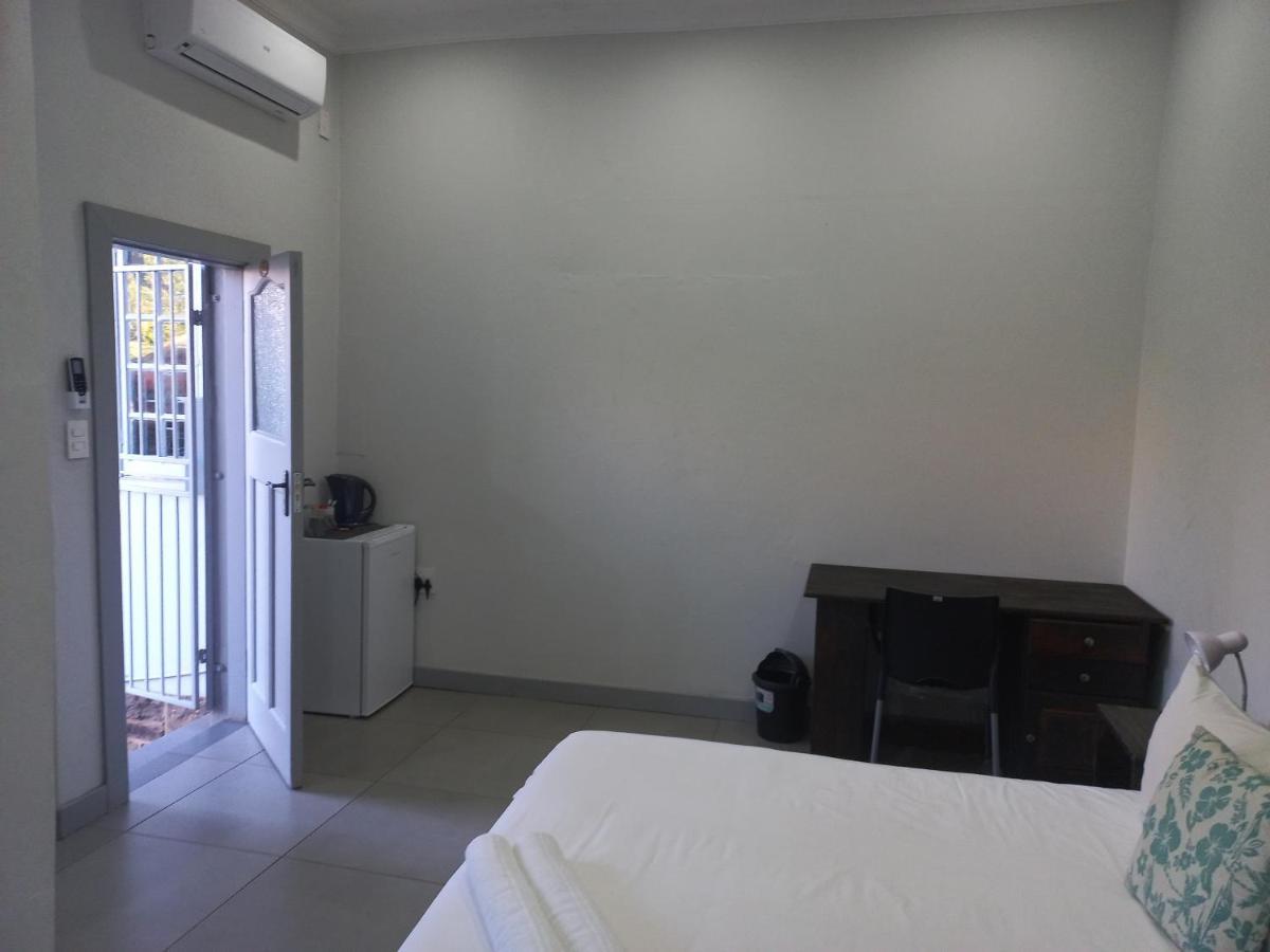 Triple9 Hatfield Guesthouse Pretoria-Noord Extérieur photo