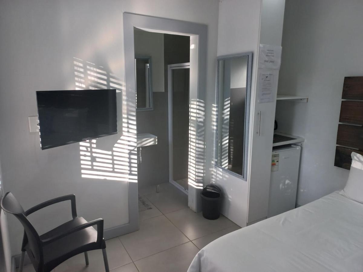Triple9 Hatfield Guesthouse Pretoria-Noord Extérieur photo